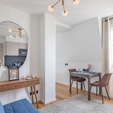 شقة Luxurious Flat In The Center باريس المظهر الخارجي الصورة